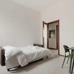 Lägenhet Guesthost - Morazzone Bright And Cozy Design Flat Milano