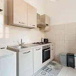 Guesthost - Morazzone Bright And Cozy Design Flat Lägenhet