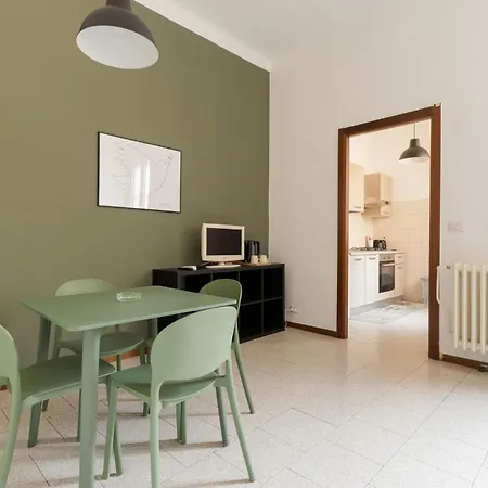 Lägenhet Guesthost - Morazzone Bright And Cozy Design Flat Milano