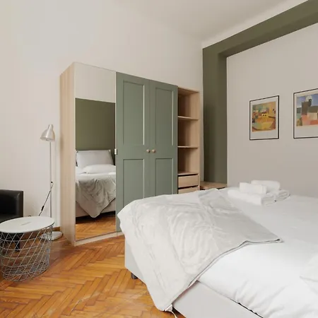 Apartment Guesthost - Morazzone Bright And Cozy Design Flat