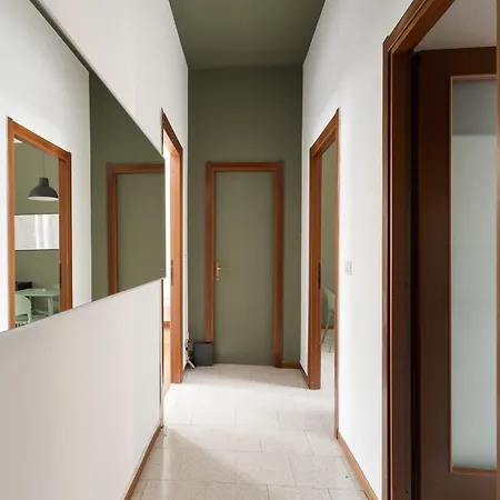 Guesthost - Morazzone Bright And Cozy Design Flat Appartement