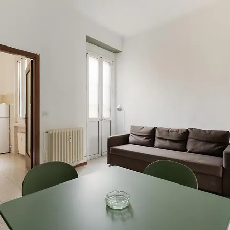 Guesthost - Morazzone Bright And Cozy Design Flat Appartement *
